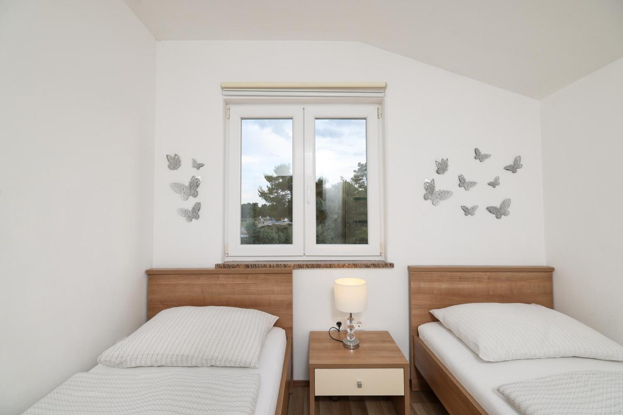 Apartments Anita Нин Экстерьер фото